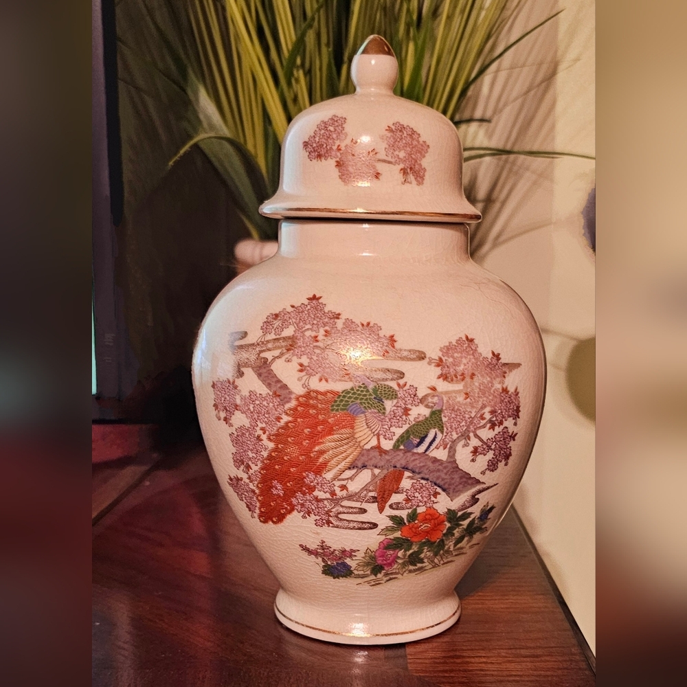 Vintage Japanese Ginger Urn Jar Vase with Peacock Design 6 inch EUC